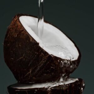 চুলের যত্নে নারিকেল তেল